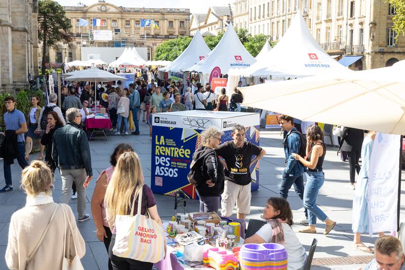 La rentrée des assos 6 septembre 2025 place Pey-Berland